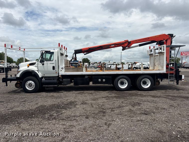 image for item EG9136 2010 International WorkStar 7600 grapple truck