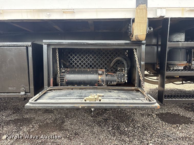 image for item EG9136 2010 International WorkStar 7600 grapple truck