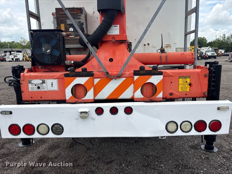 image for item EG9136 2010 International WorkStar 7600 grapple truck