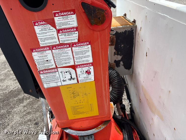 image for item EG9136 2010 International WorkStar 7600 grapple truck