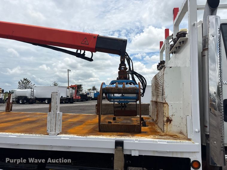 image for item EG9136 2010 International WorkStar 7600 grapple truck