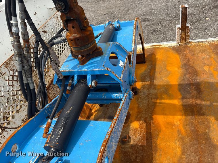 image for item EG9136 2010 International WorkStar 7600 grapple truck