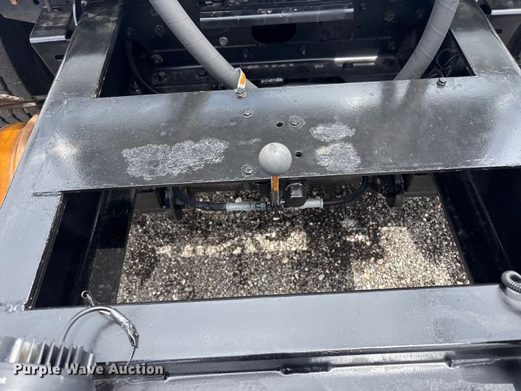 image for item EG9136 2010 International WorkStar 7600 grapple truck
