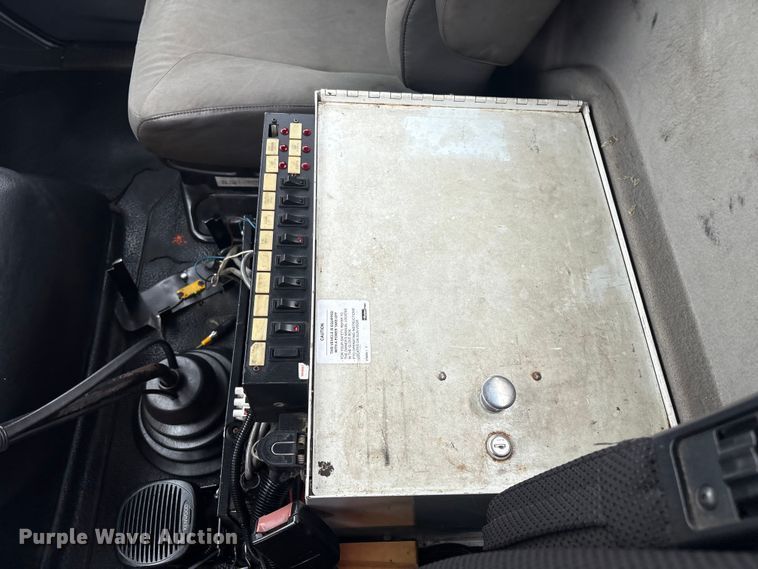 image for item EG9136 2010 International WorkStar 7600 grapple truck