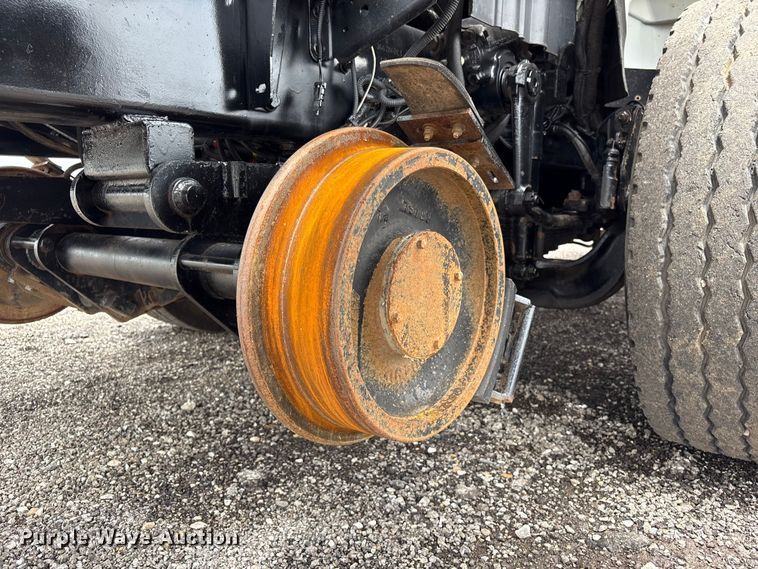 image for item EG9136 2010 International WorkStar 7600 grapple truck