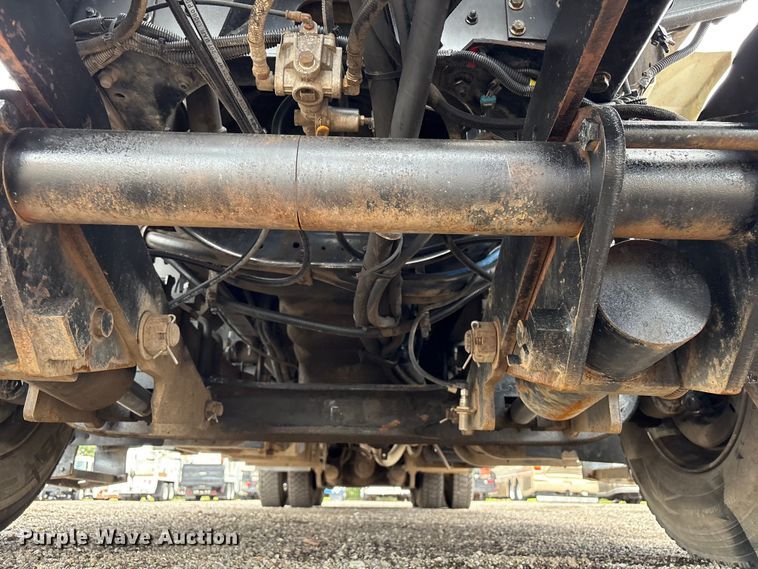 image for item EG9136 2010 International WorkStar 7600 grapple truck