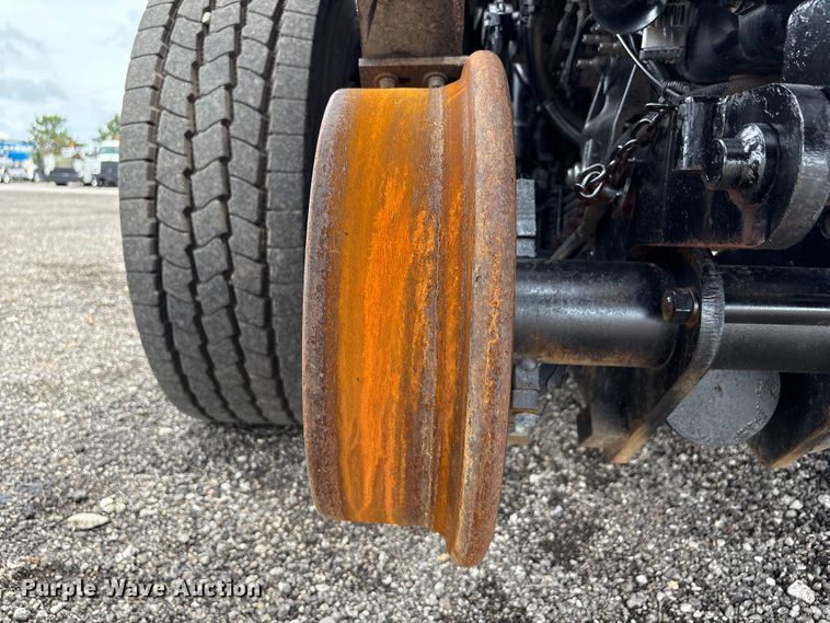 image for item EG9136 2010 International WorkStar 7600 grapple truck