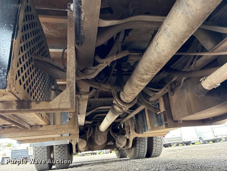 image for item EG9136 2010 International WorkStar 7600 grapple truck