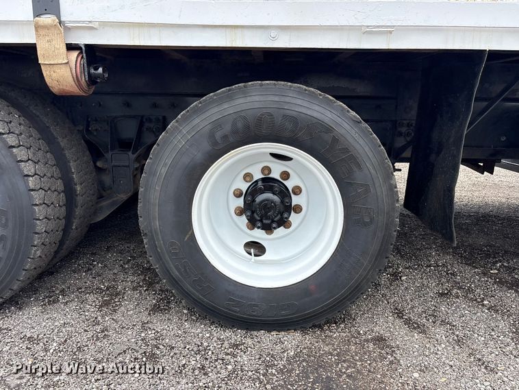 image for item EG9136 2010 International WorkStar 7600 grapple truck