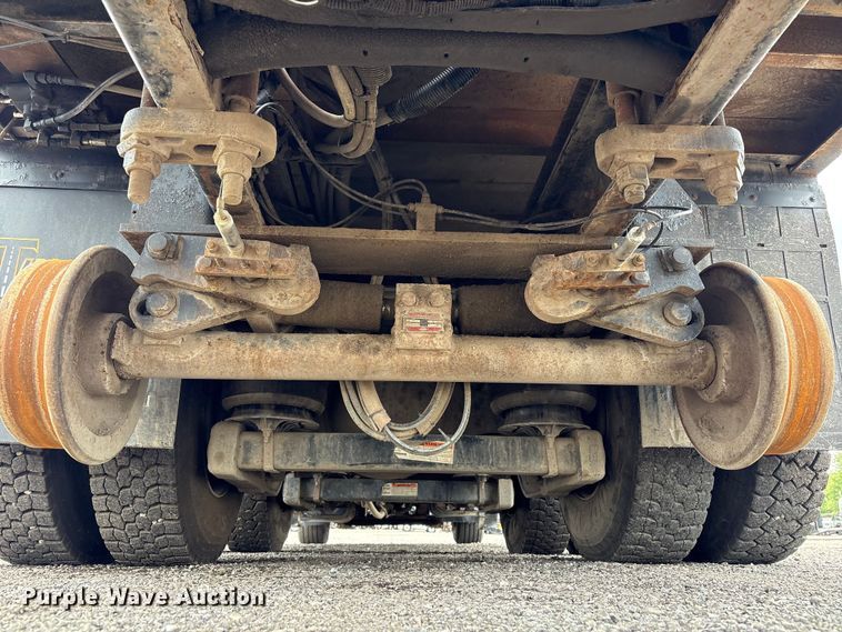 image for item EG9136 2010 International WorkStar 7600 grapple truck