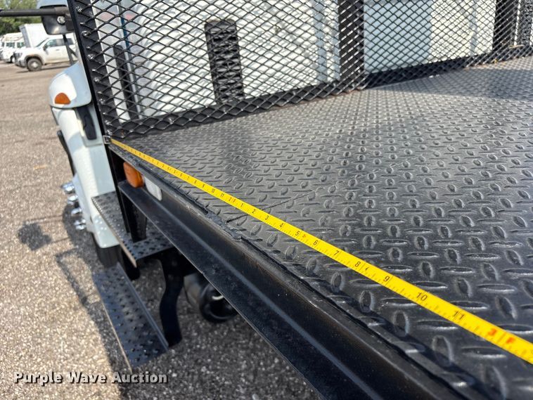 image for item EG9157 2013 International 4300 shingle conveyor truck