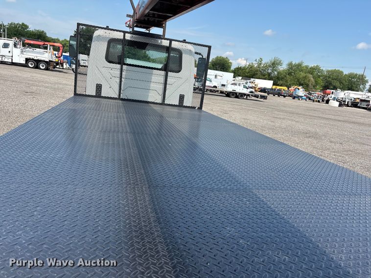 image for item EG9157 2013 International 4300 shingle conveyor truck
