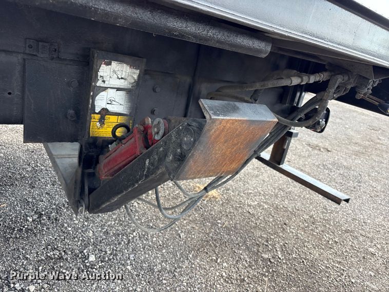 image for item EG9157 2013 International 4300 shingle conveyor truck
