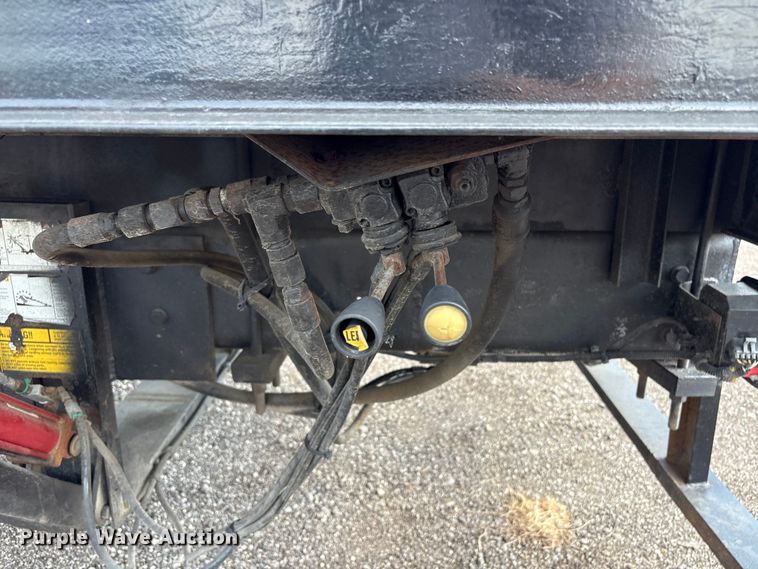 image for item EG9157 2013 International 4300 shingle conveyor truck