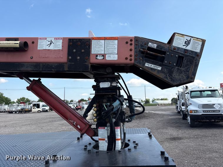 image for item EG9157 2013 International 4300 shingle conveyor truck