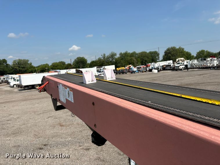 image for item EG9157 2013 International 4300 shingle conveyor truck