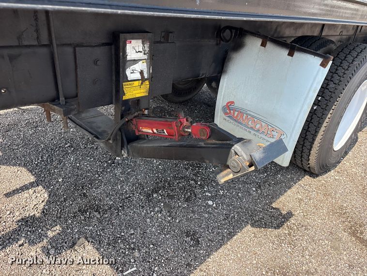 image for item EG9157 2013 International 4300 shingle conveyor truck