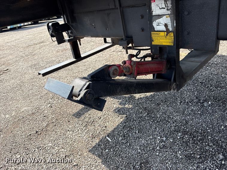 image for item EG9157 2013 International 4300 shingle conveyor truck