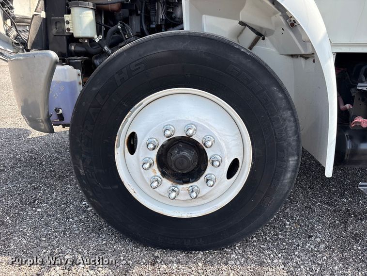 image for item EG9157 2013 International 4300 shingle conveyor truck