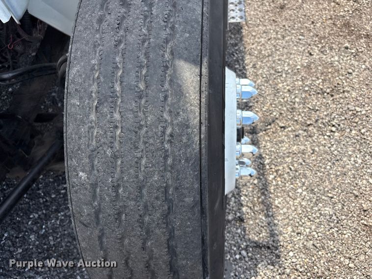image for item EG9157 2013 International 4300 shingle conveyor truck
