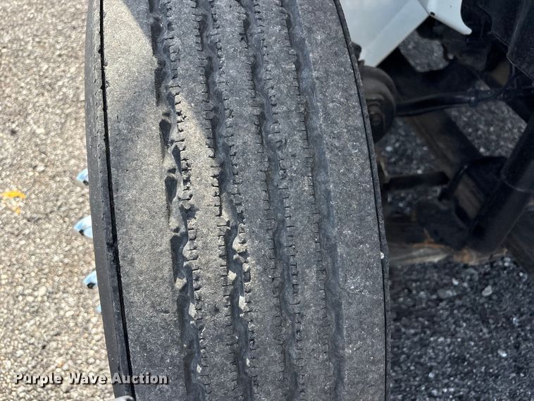 image for item EG9157 2013 International 4300 shingle conveyor truck