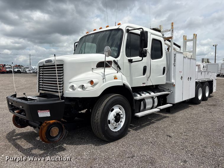 2012 Freightliner Business Class M2 Crew Cab utility / service truck