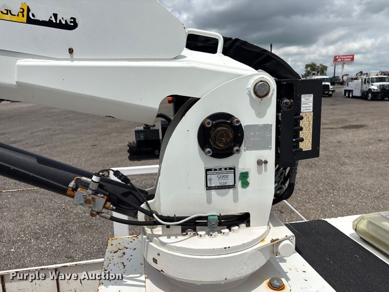 image for item EG9174 2012 Freightliner Business Class M2 Crew Cab utility / service truck