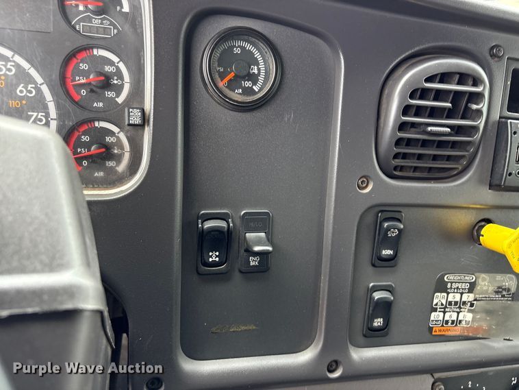 image for item EG9174 2012 Freightliner Business Class M2 Crew Cab utility / service truck