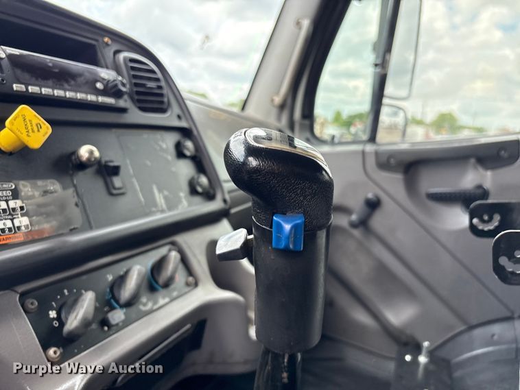 image for item EG9174 2012 Freightliner Business Class M2 Crew Cab utility / service truck