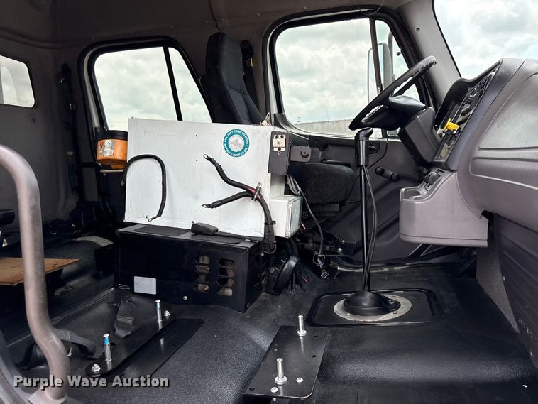 image for item EG9174 2012 Freightliner Business Class M2 Crew Cab utility / service truck