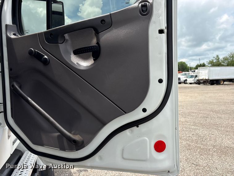 image for item EG9174 2012 Freightliner Business Class M2 Crew Cab utility / service truck