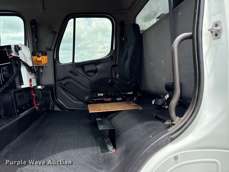 image for item EG9174 2012 Freightliner Business Class M2 Crew Cab utility / service truck