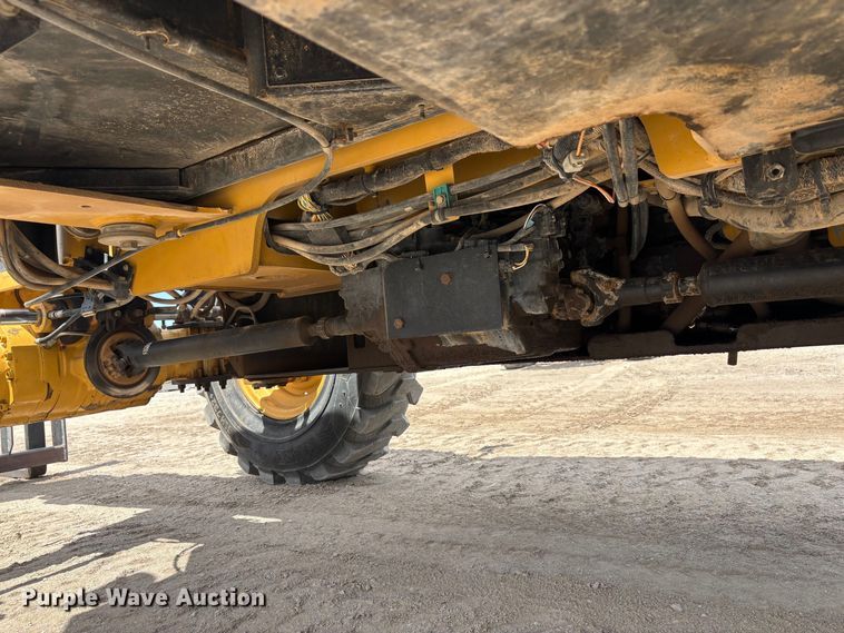 image for item EL2519 2005 Caterpillar TH460B telehandler