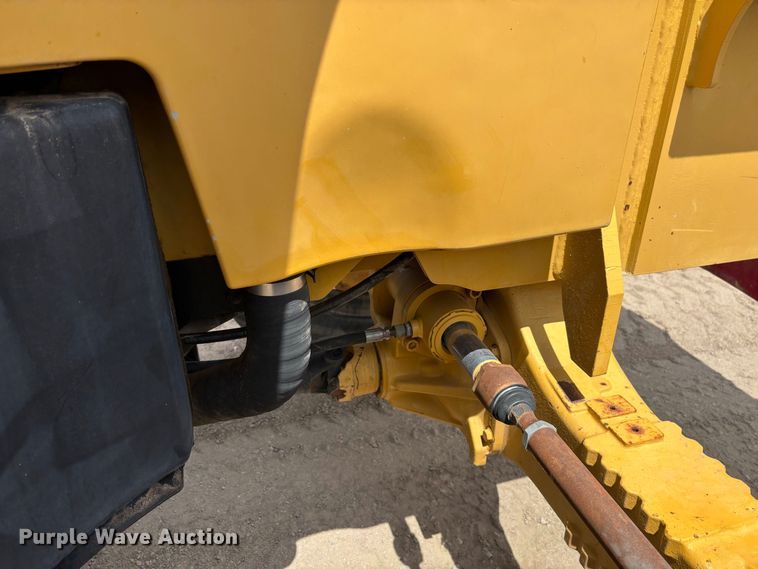 image for item EL2519 2005 Caterpillar TH460B telehandler