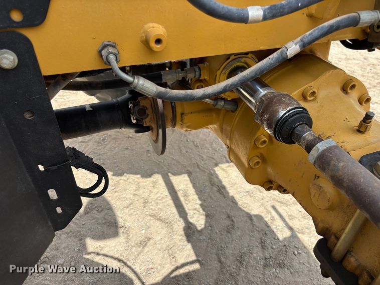 image for item EL2519 2005 Caterpillar TH460B telehandler