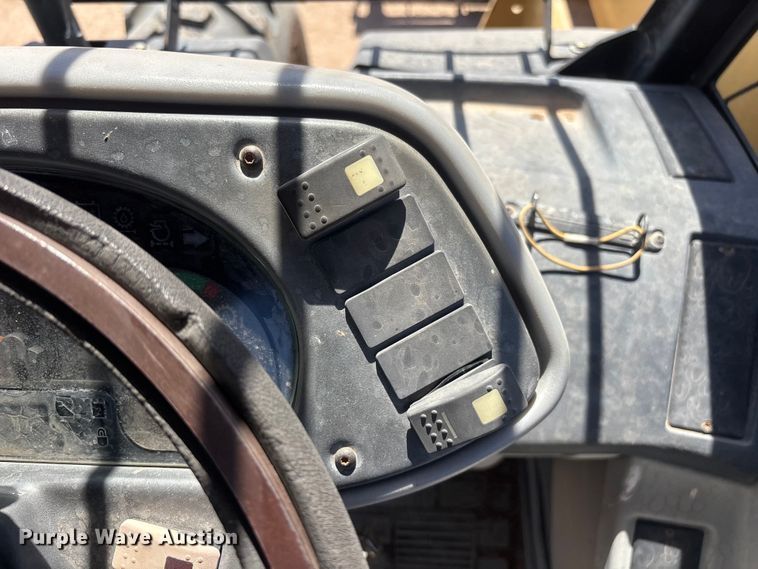 image for item EL2519 2005 Caterpillar TH460B telehandler