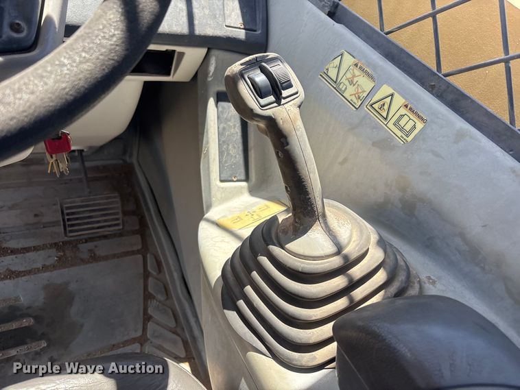 image for item EL2519 2005 Caterpillar TH460B telehandler