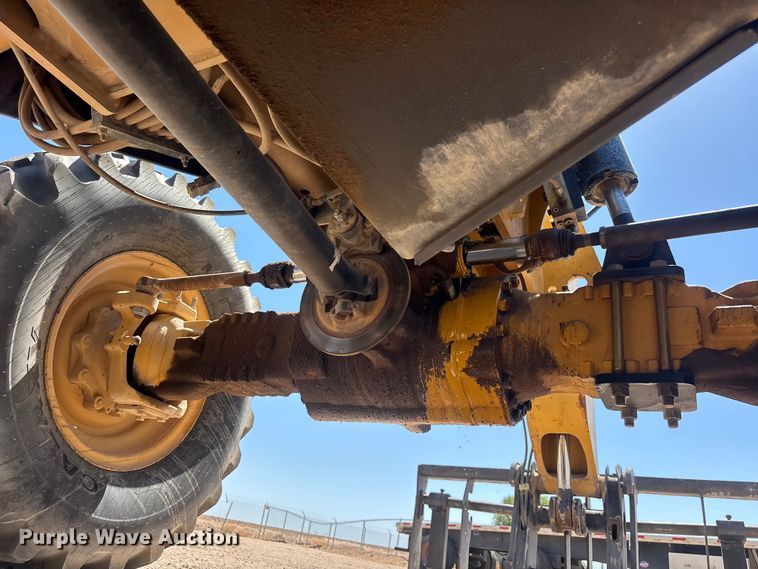 image for item EL2519 2005 Caterpillar TH460B telehandler