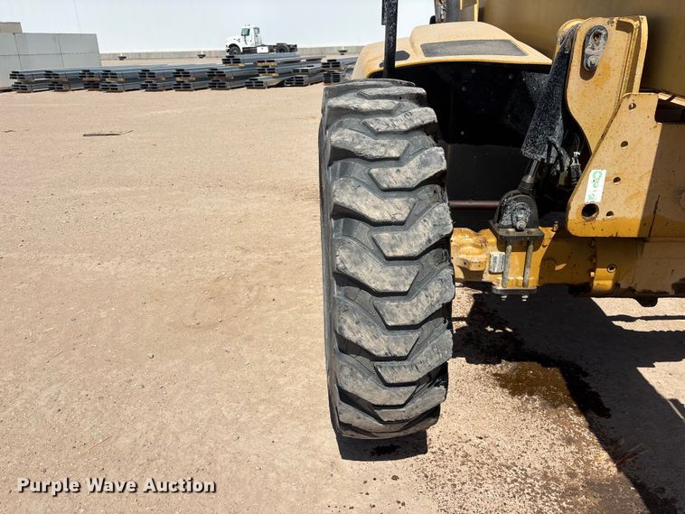 image for item EL2519 2005 Caterpillar TH460B telehandler