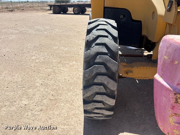 image for item EL2519 2005 Caterpillar TH460B telehandler