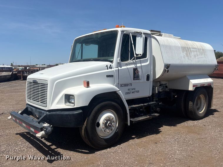 2000 Freightliner FL70 water truck