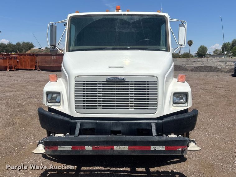 image for item EL2536 2000 Freightliner FL70 water truck