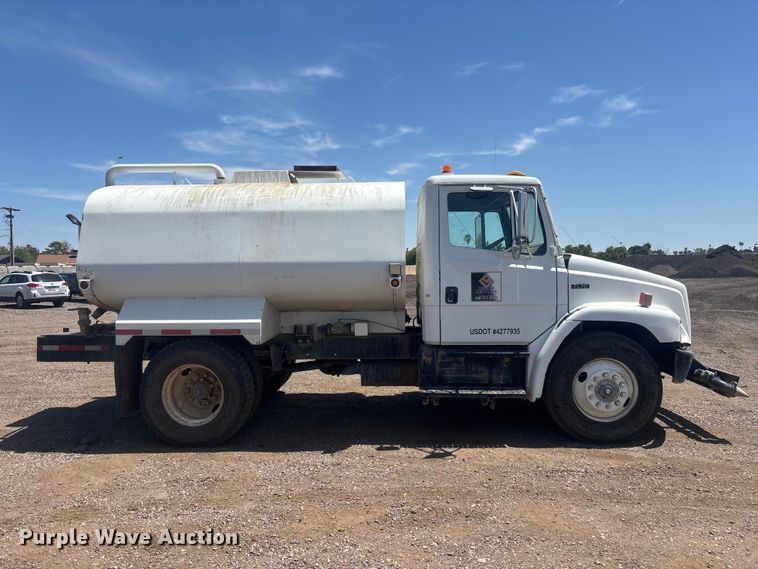 image for item EL2536 2000 Freightliner FL70 water truck