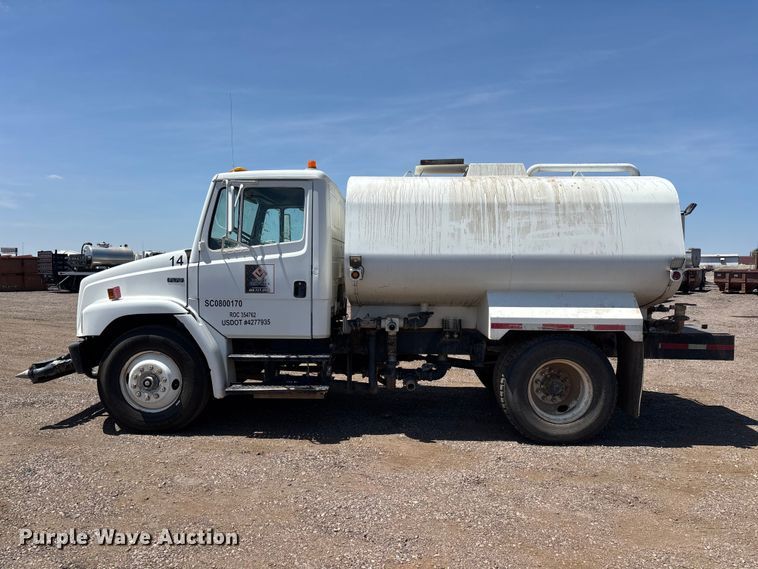 image for item EL2536 2000 Freightliner FL70 water truck