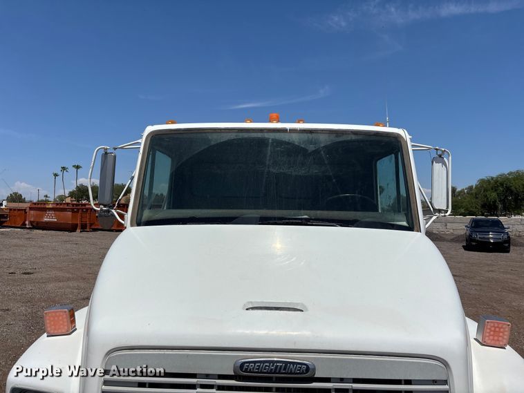 image for item EL2536 2000 Freightliner FL70 water truck