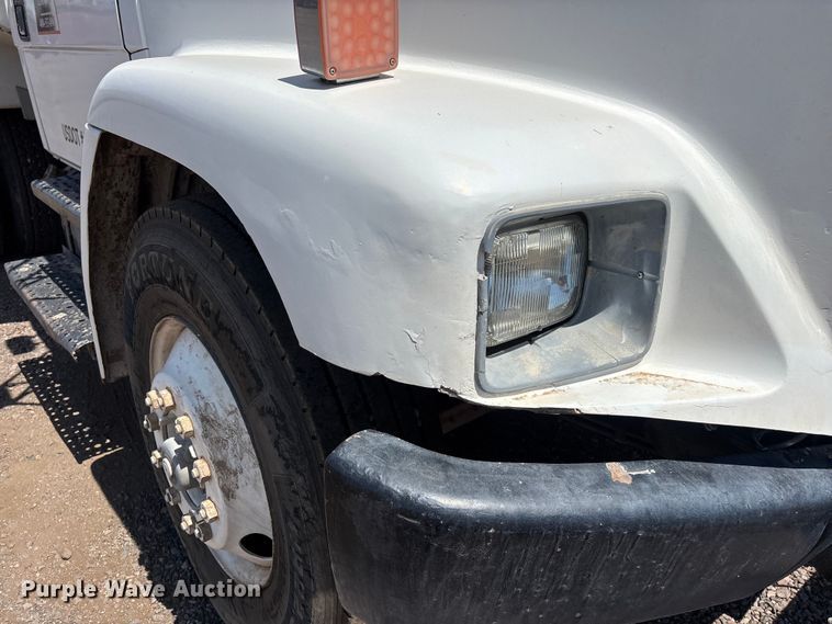 image for item EL2536 2000 Freightliner FL70 water truck