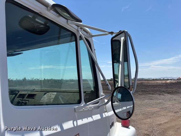 image for item EL2536 2000 Freightliner FL70 water truck