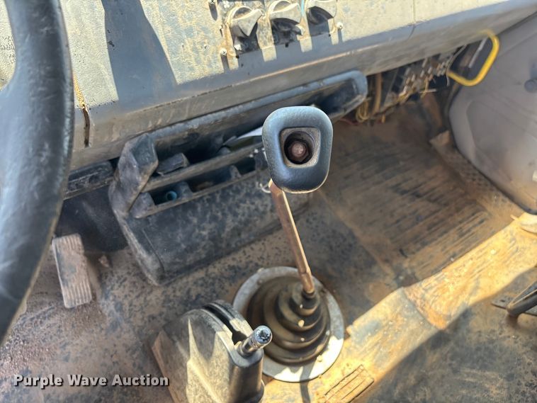 image for item EL2536 2000 Freightliner FL70 water truck