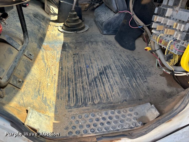 image for item EL2536 2000 Freightliner FL70 water truck
