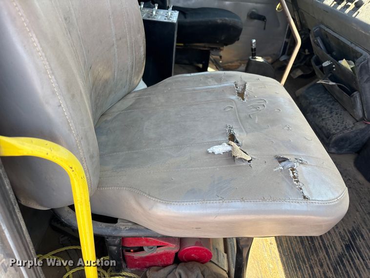 image for item EL2536 2000 Freightliner FL70 water truck